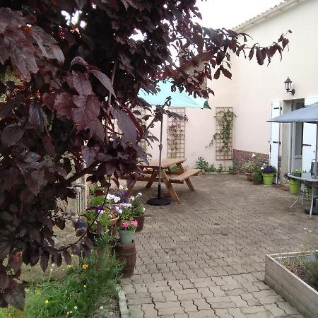 Les Tournesols Bed & Breakfast La Bernardiere Eksteriør bilde